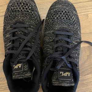 APL sneakers (5.5)